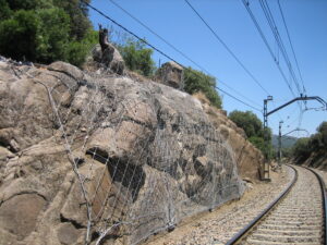 Tratamiento de taludes en infraestructuras de ferrocarril sin acceso 