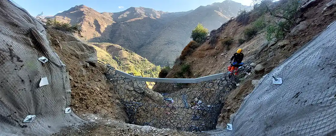 instalación-barrera-contra-aluviones-3